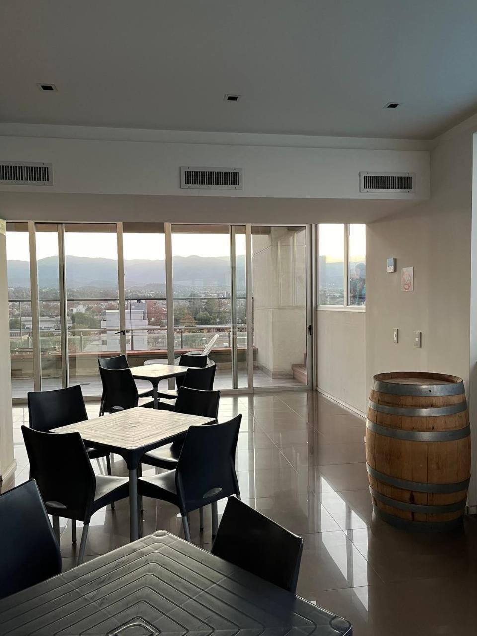 Apartamento Centrico Con Las Mejores Vistas De Mendoza Exterior photo